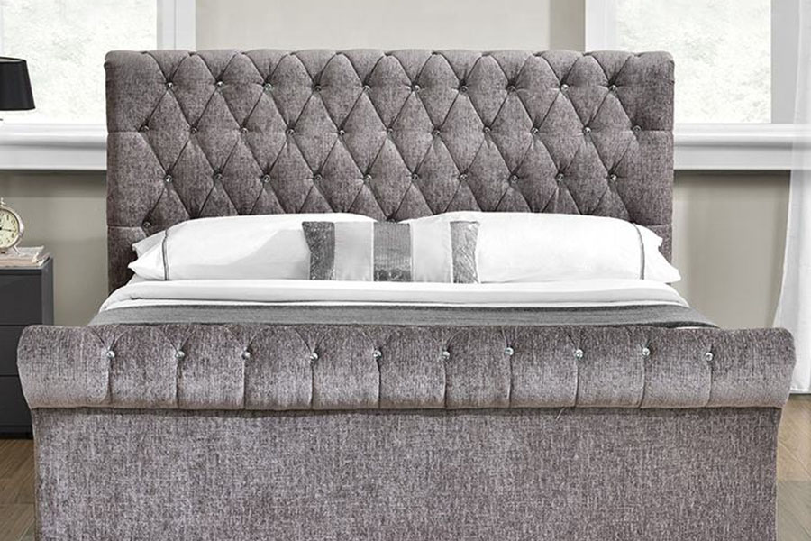 1153G Оттоманская кровать Chesterfield с дробленым бархатом и кристаллами